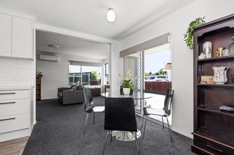 Photo of property in 1/508 Poplar Place, Akina, Hastings, 4122