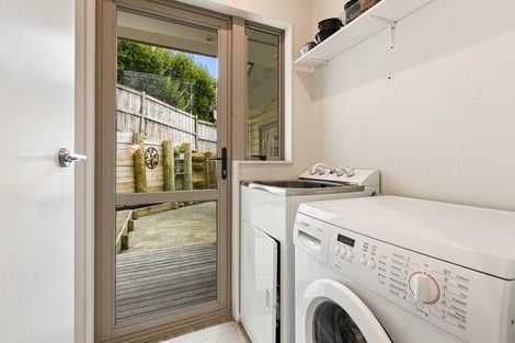 Photo of property in 14 Evelyn Road, Cockle Bay, Auckland, 2014