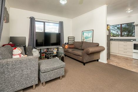 Photo of property in 29 Archibald Road, Kelston, Auckland, 0602