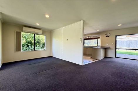 Photo of property in 5 Pittville Place, Henderson, Auckland, 0612