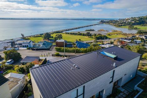 Photo of property in 32 Mount Pleasant Road, Mount Pleasant, Christchurch, 8081