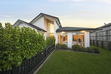 Photo of property in 12 Pommes Way, Silverdale, 0932