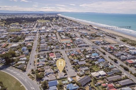 Photo of property in 16 Ida Street, New Brighton, Christchurch, 8061
