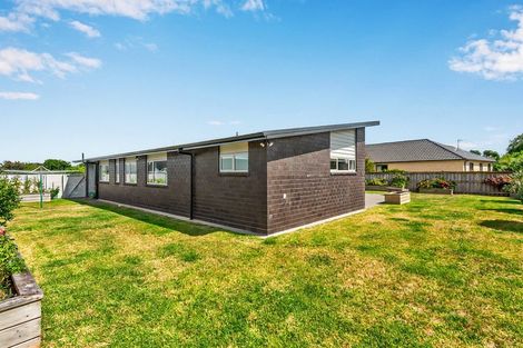 Photo of property in 77 Kotuku Drive, Paraparaumu Beach, Paraparaumu, 5032