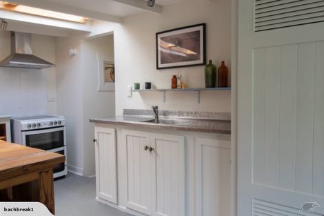 Photo of property in 25 Donnelly Street, Oakura, 4314