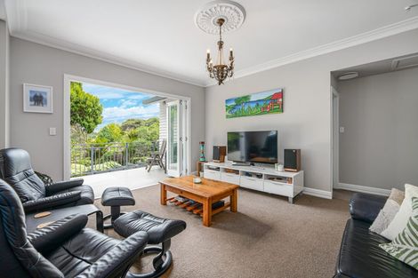 Photo of property in 10 Westridge Road, Titirangi, Auckland, 0604