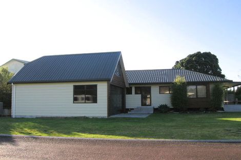 Photo of property in 6 Martin Place, Cooks Beach, Whitianga, 3591