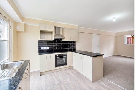 Photo of property in 25 Poinsettia Place, Henderson, Auckland, 0610