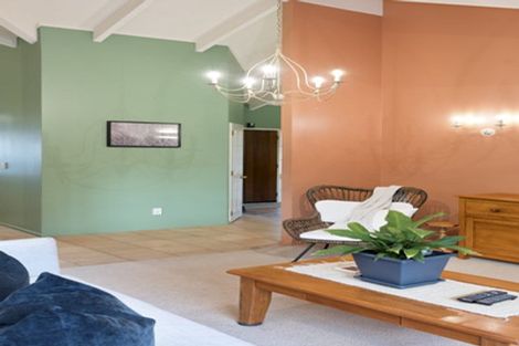 Photo of property in 42 Harvest Drive, Henderson, Auckland, 0612