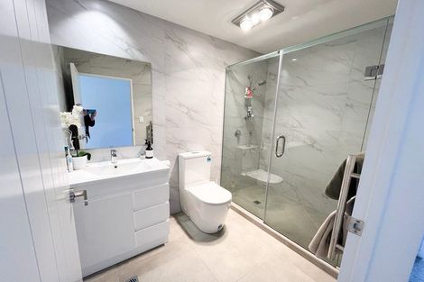 Photo of property in 4/60 Highland Drive, Highland Park, Auckland, 2010