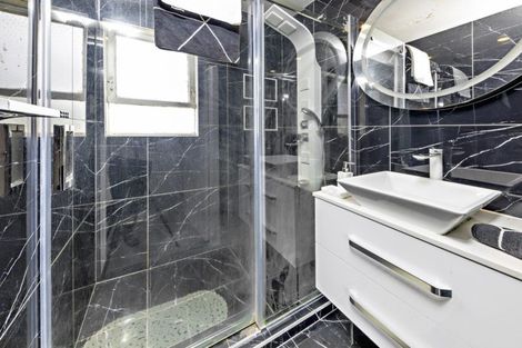 Photo of property in 16 Lyncroft Street, Mangere East, Auckland, 2024