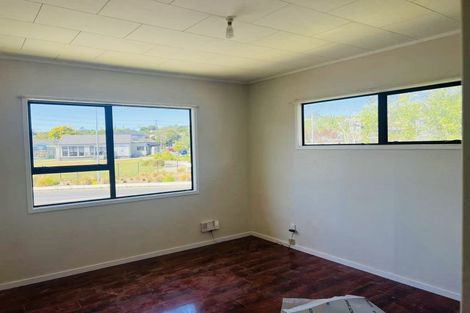 Photo of property in 5 Caribbean Drive, Unsworth Heights, Auckland, 0632