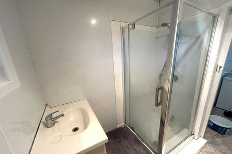 Photo of property in 2/16 Kaponga Crescent, New Lynn, Auckland, 0600