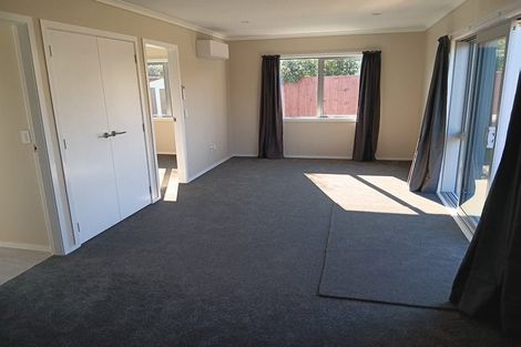 Photo of property in 10 Freyberg Crescent, Waikanae Beach, Waikanae, 5036