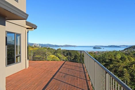 Photo of property in 9 Oceanview Terrace, Tirohanga, Lower Hutt, 5010