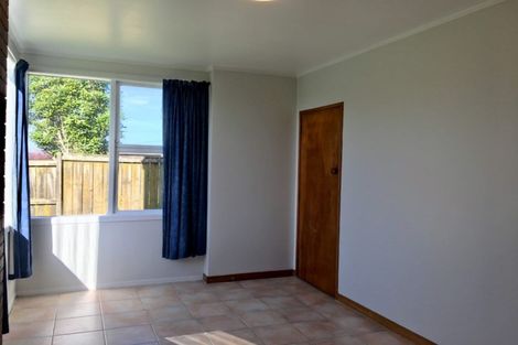 Photo of property in 109 Sylvan Avenue, Northcote, Auckland, 0627