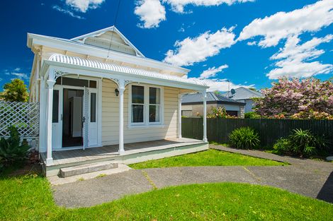 Photo of property in 100 Ormond Road, Whataupoko, Gisborne, 4010