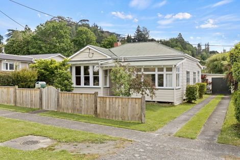 Photo of property in 30 Milne Street, Hunterville, 4730