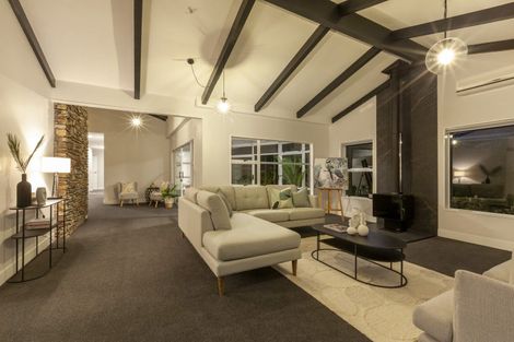 Photo of property in 21 Rewarewa Crescent, Waikanae, 5036