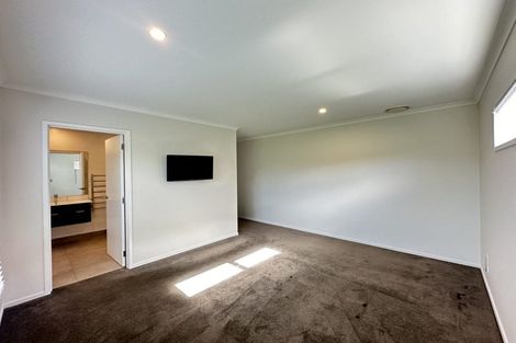 Photo of property in 23 Helenvale Crescent, Pokeno, 2402