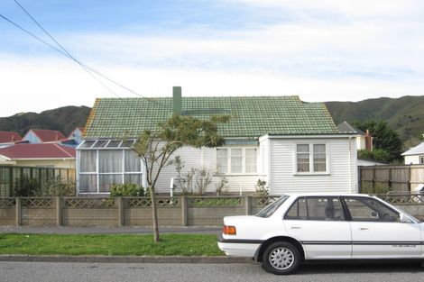 Photo of property in 38 Hall Crescent, Epuni, Lower Hutt, 5011
