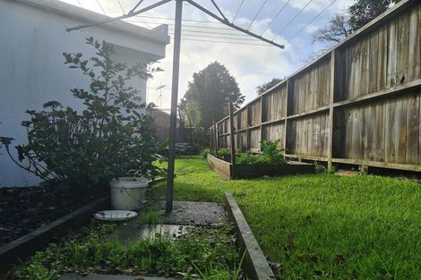 Photo of property in 2/79 Mountbatten Avenue, Hillcrest, Auckland, 0627