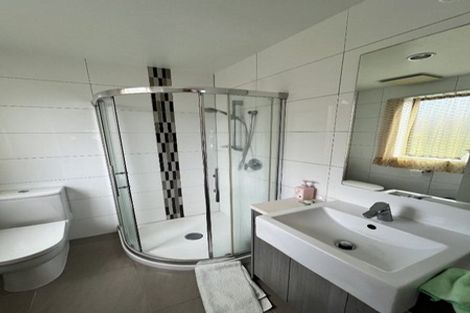 Photo of property in Apollo Apartments, 2/46g Rosedale Road, Rosedale, Auckland, 0632