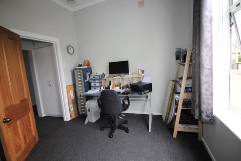 Photo of property in 13 Windsor Street, Dannevirke, 4930