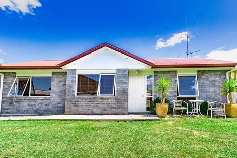 Photo of property in 6 Harvard Court, Melville, Hamilton, 3206