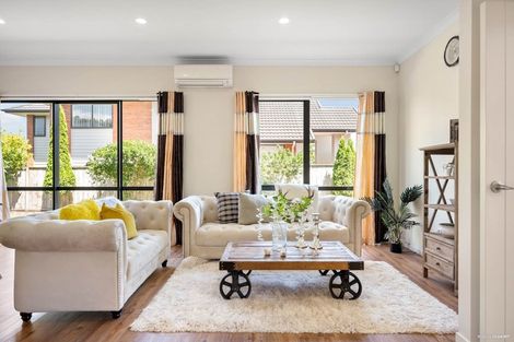 Photo of property in 21 Fairbairn Place, East Tamaki Heights, Auckland, 2016