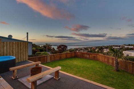 Photo of property in 2/182 Mount Pleasant, Mount Pleasant, Christchurch, 8081