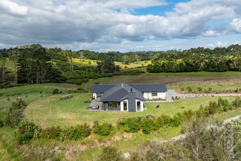 Photo of property in 225b Amreins Road, Taupaki, 0782