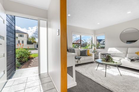 Photo of property in 11 Stevenson Way, Cockle Bay, Auckland, 2014