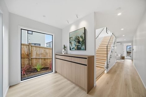 Photo of property in 3 Makumaku Place, Long Bay, Auckland, 0630