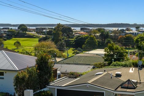 Photo of property in 17a Seaview Road, Otumoetai, Tauranga, 3110