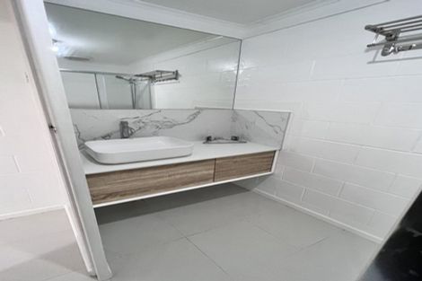 Photo of property in 349 Triangle Road, Massey, Auckland, 0614