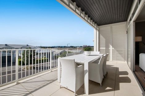 Photo of property in 9 Landmark Terrace, Orewa, 0931