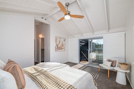 Photo of property in 22 Woodfern Crescent, Titirangi, Auckland, 0604