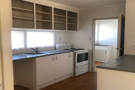 Photo of property in 2/20 Sheridan Drive, New Lynn, Auckland, 0600