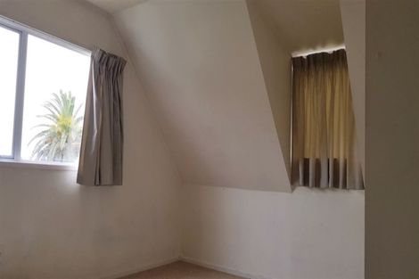 Photo of property in 3 Caspian Close, New Lynn, Auckland, 0600