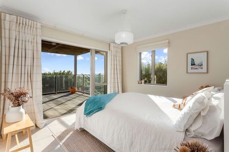 Photo of property in 5 Signal Hill Road, Mount Pleasant, Christchurch, 8081