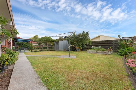 Photo of property in 5 Kirrama Place, Conifer Grove, Takanini, 2112