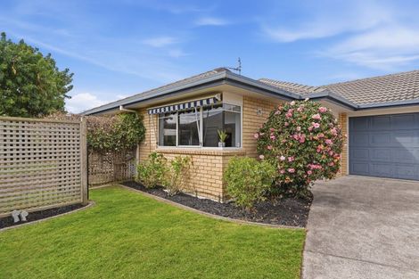 Photo of property in 8 Evergreen Glade, Papamoa Beach, Papamoa, 3118