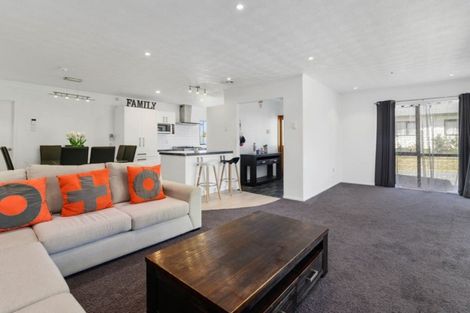 Photo of property in 15 Elmslie Place, Owhata, Rotorua, 3010