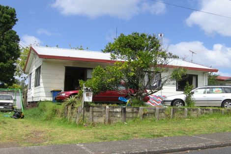 Photo of property in 2 Frizell Street, Beach Haven, Auckland, 0626