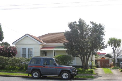 Photo of property in 28 Fulford Street, New Plymouth, 4310
