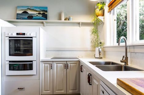 Photo of property in 47 Wallace Place, Westown, New Plymouth, 4310