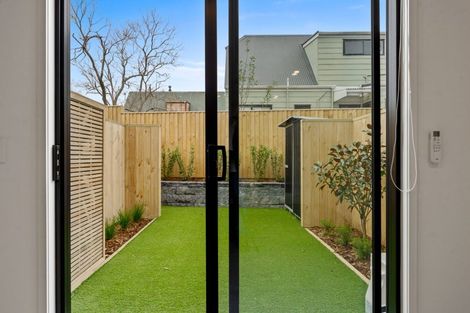 Photo of property in 5/24 Yeovil Road, Te Atatu Peninsula, Auckland, 0610