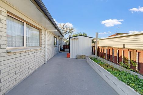 Photo of property in 2/18 Glengowan Place, Conifer Grove, Takanini, 2112