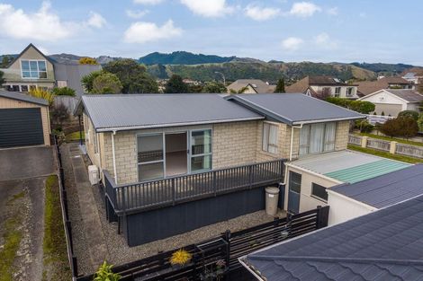 Photo of property in 4 Myrtle Lane, Raumati Beach, Paraparaumu, 5032